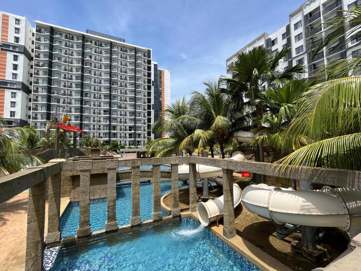 Sg Resort Residence - Beach & Waterpark Kuantan Buitenkant foto