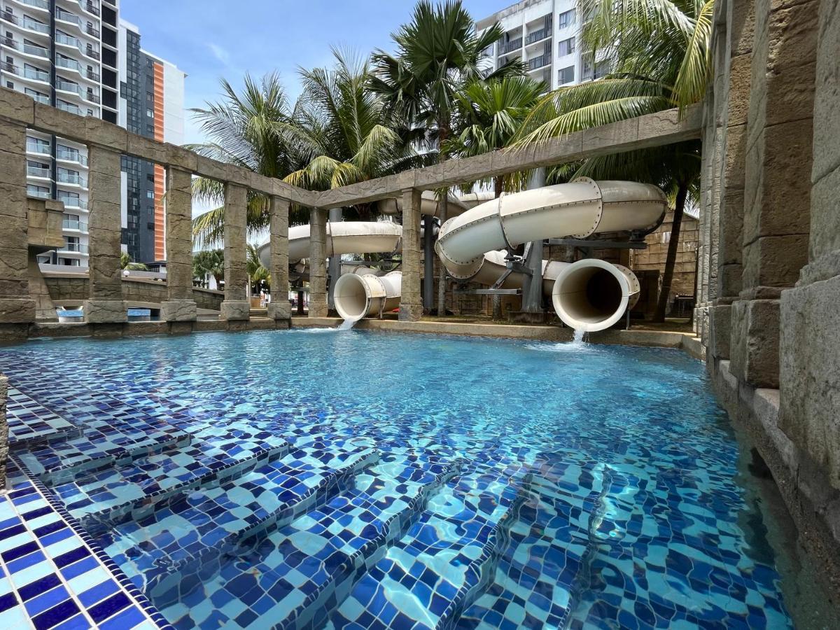 Sg Resort Residence - Beach & Waterpark Kuantan Buitenkant foto